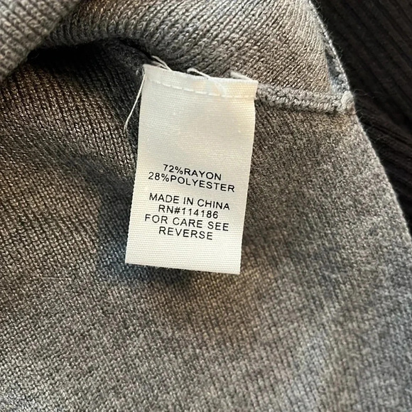 89TH + MADISON NWOT Asymmetric V-Neck Sweater, Size  M - Picture 8 of 9